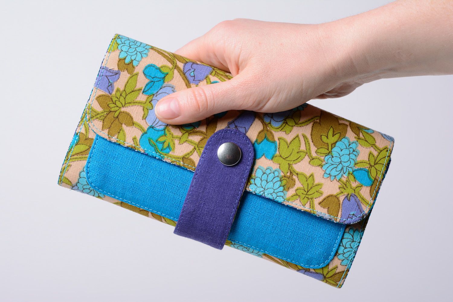 Portefeuille à fleurs en coton et lin fait main design bouton-pression photo 1