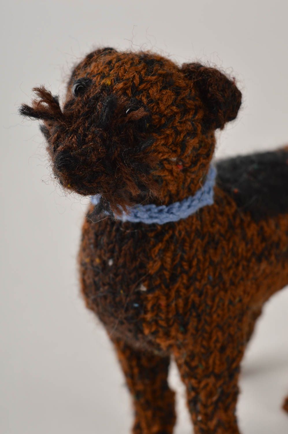 Peluche chien terrier Jouet fait main tricoté en laine Cadeau pour enfant photo 3
