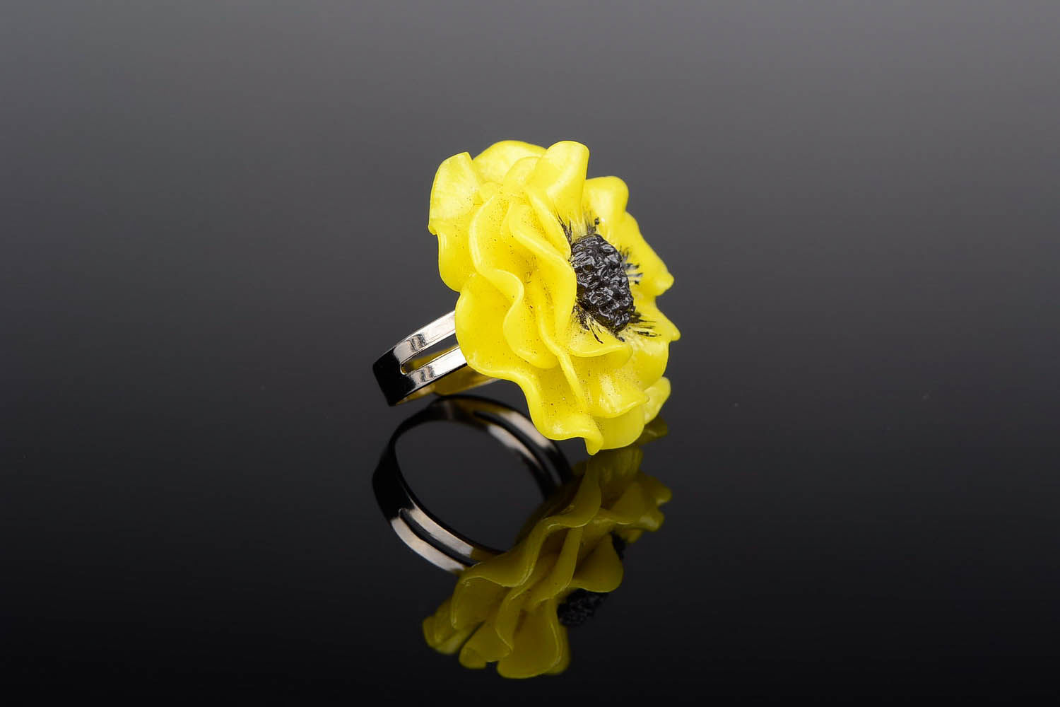 Ring mit Blume aus Polymerton foto 2