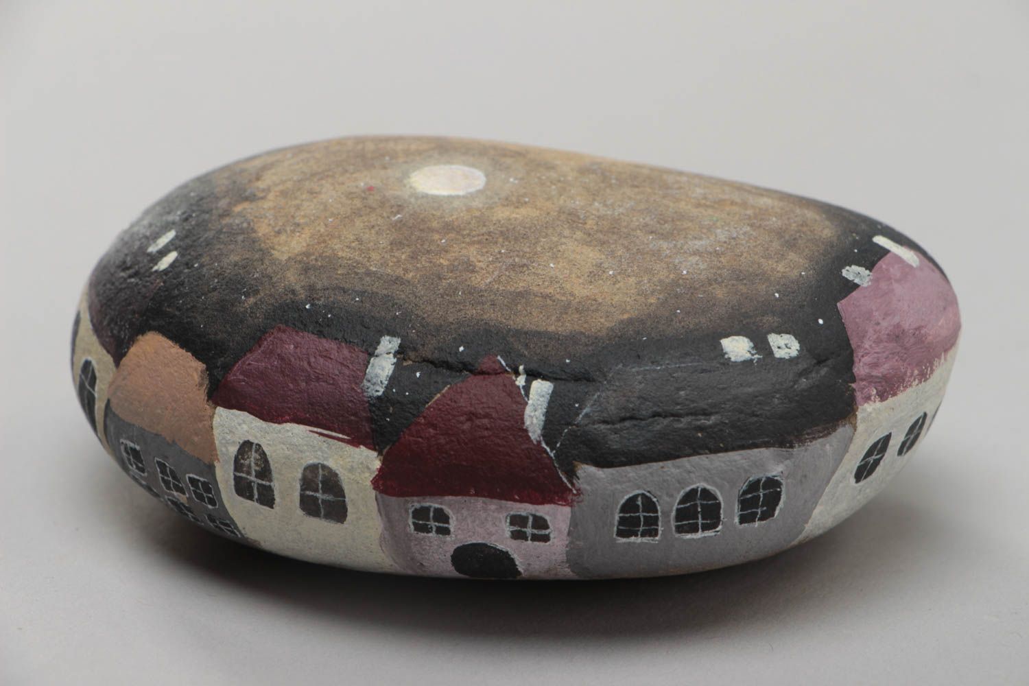Морской камень с росписью акриловыми красками ручной работы для декора Домики фото 3