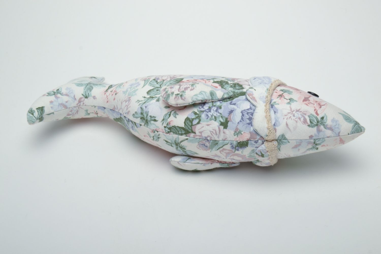 Grand doudou en tissu naturel aux motifs floraux multicolore fait main Poisson  photo 4