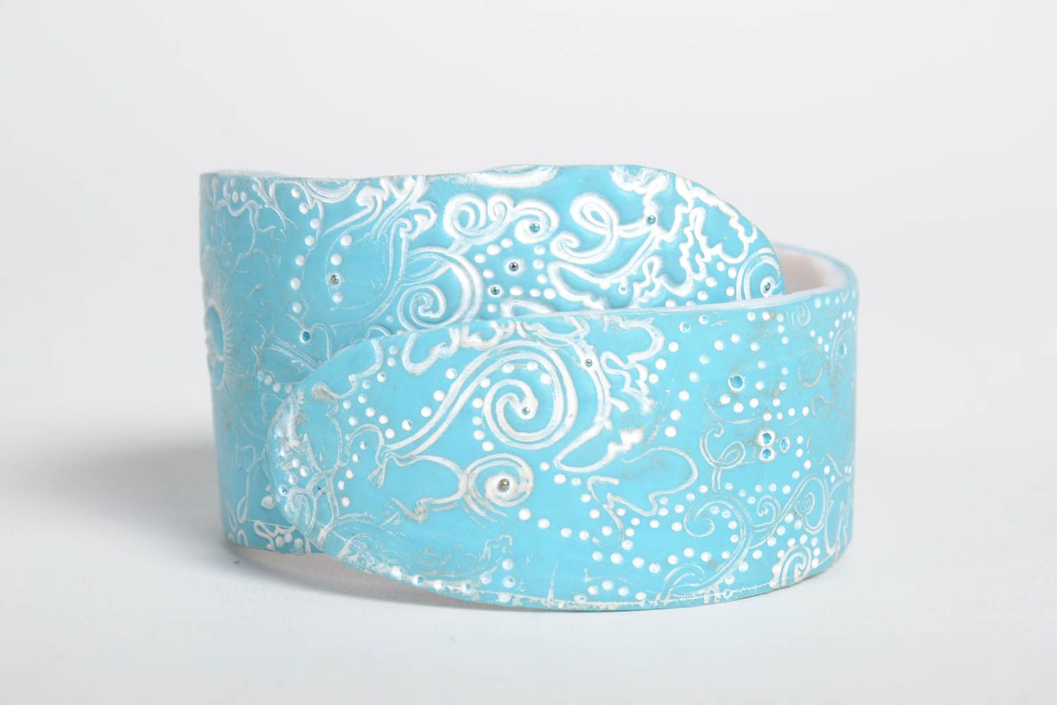Bracelet large Bijou fait main bleu ciel en pâte polymère Accessoire femme photo 6