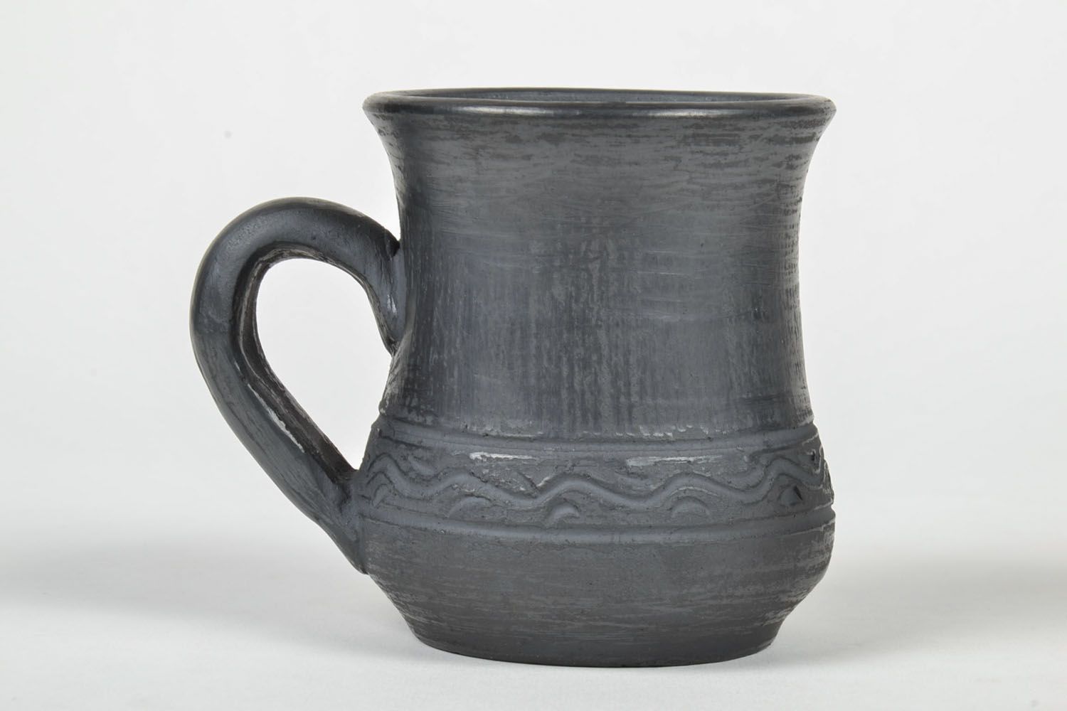 Tasse à thé en céramique noire enfumée photo 2