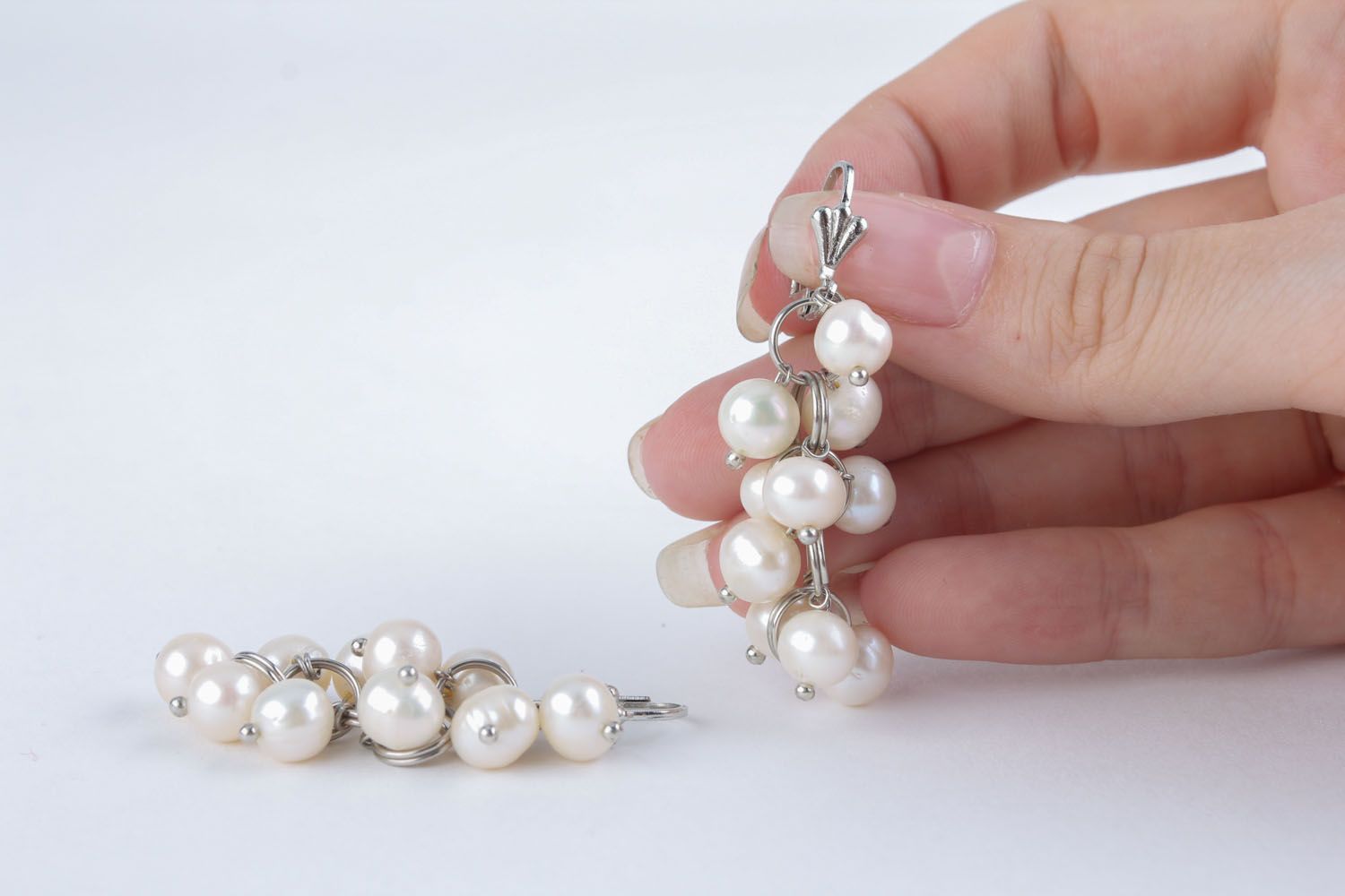 Boucles d'oreilles pendantes avec perles faites main photo 5