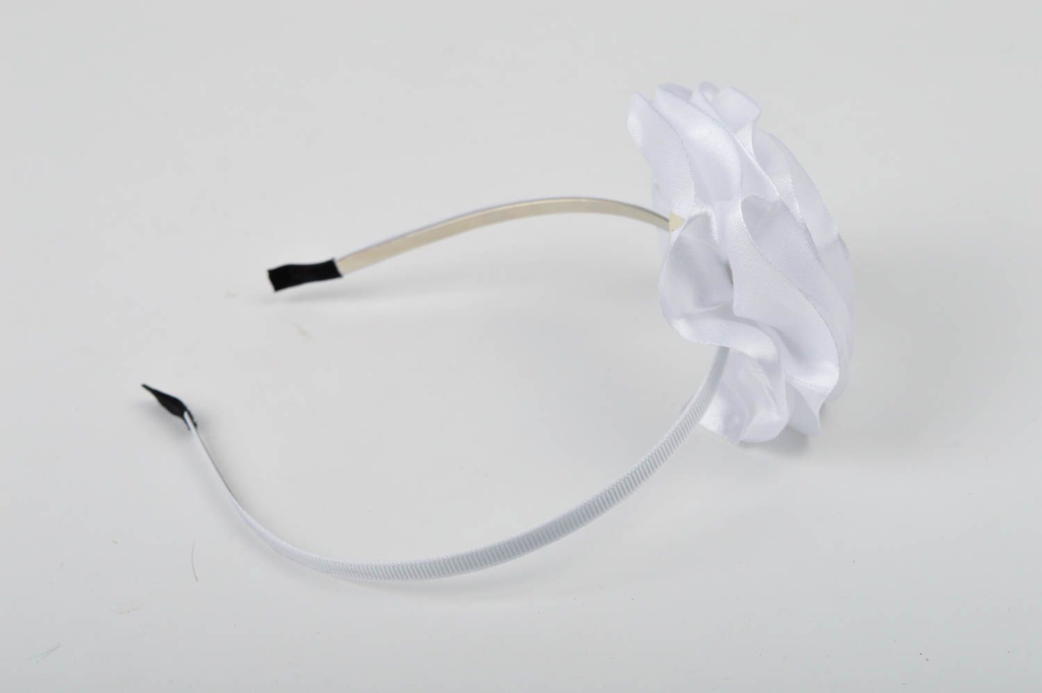Serre-tête fleur Bijou fait main blanc Accessoire cheveux pour fillette photo 5