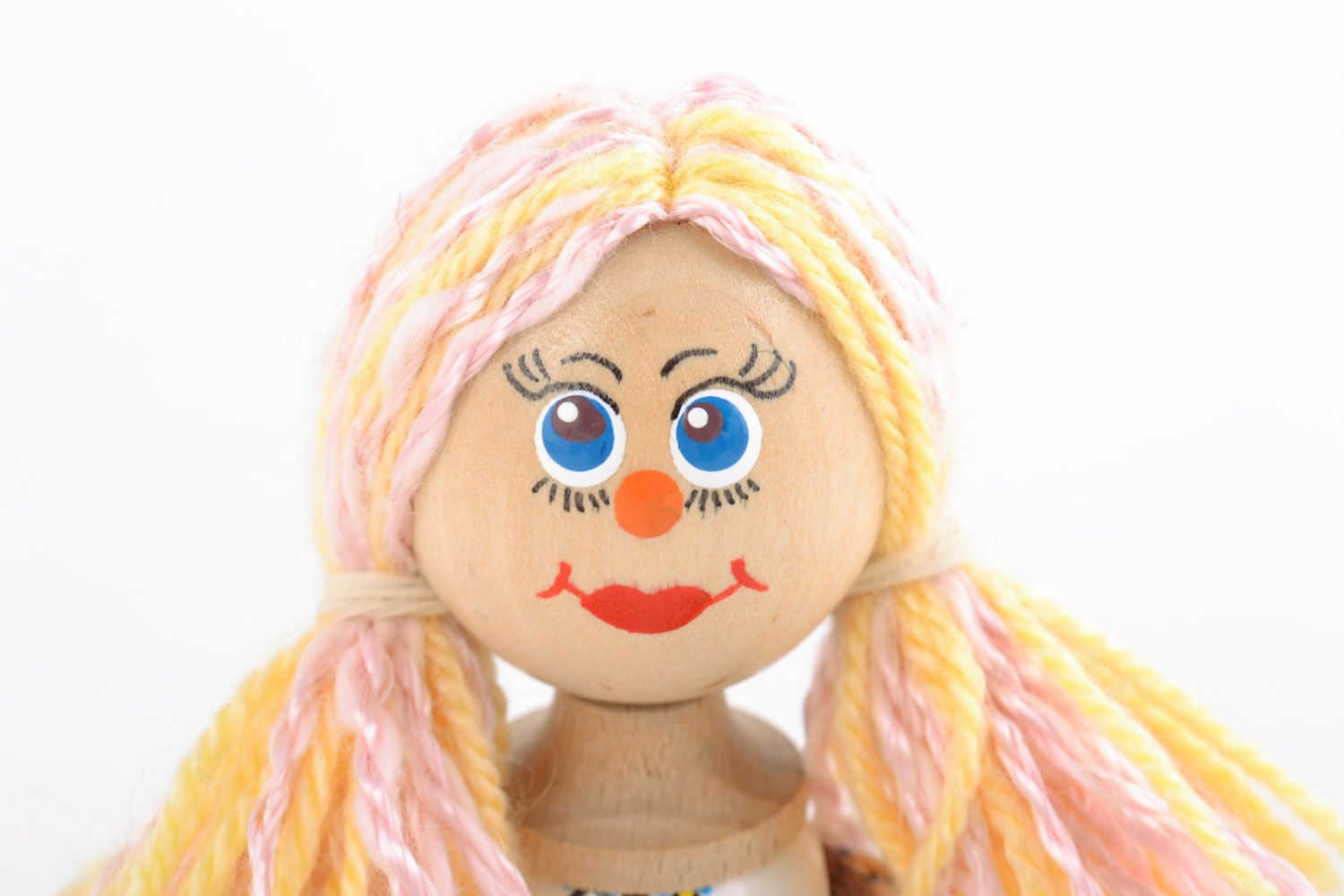 Juguete de madera artesanal muñeca chica original para niños foto 3