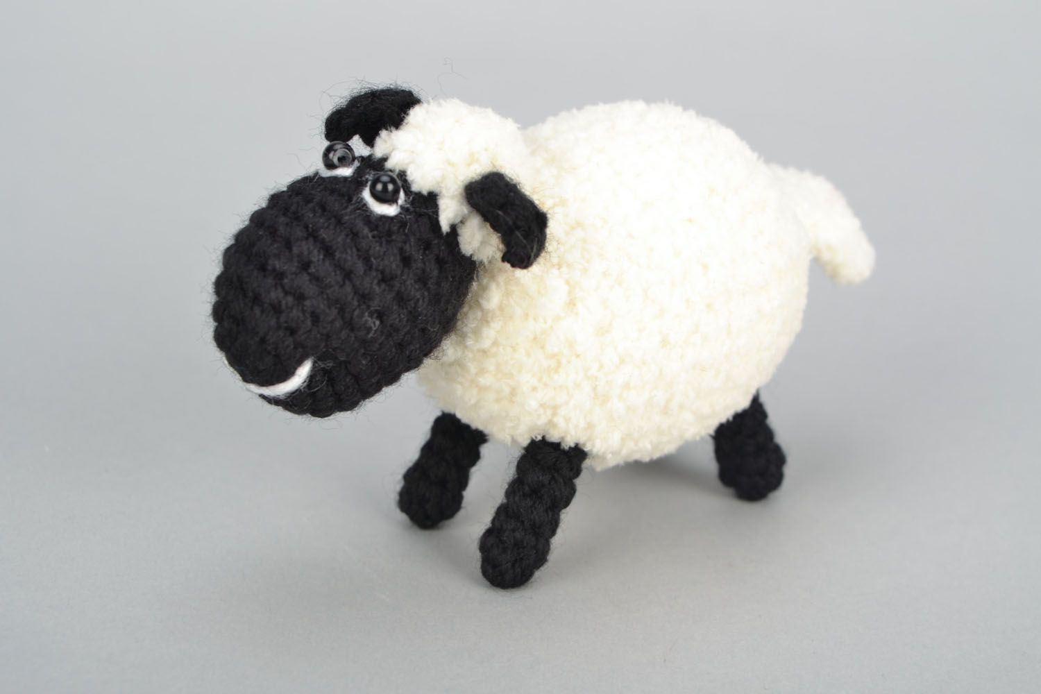 Jouet décoratif tricoté artisanal Mouton photo 1