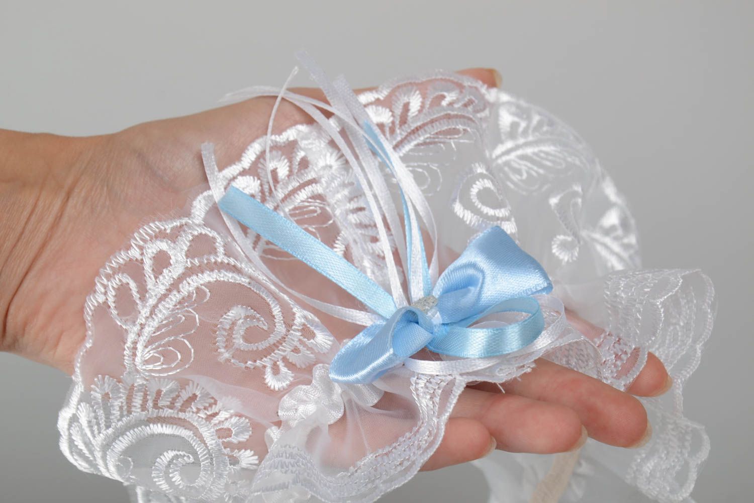 Beautiful gentle handmade lace bridal garter designer wedding accessories photo 5