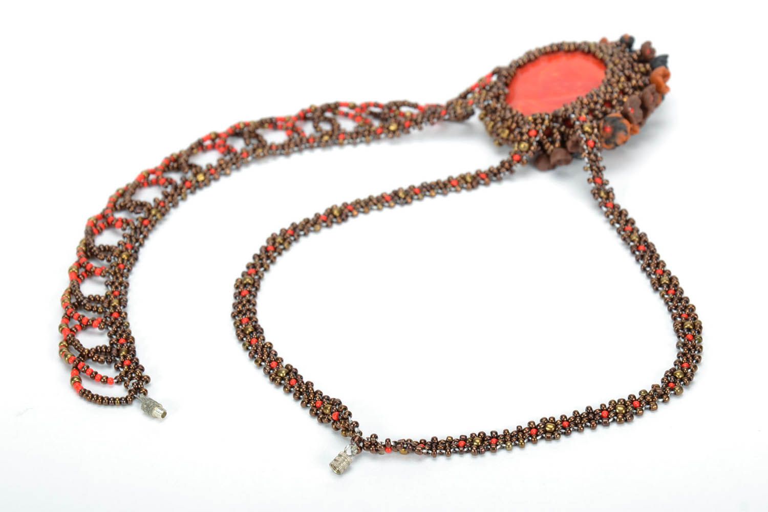 Girocollo fatto a mano collana originale con perline e pietra ornamentale foto 4