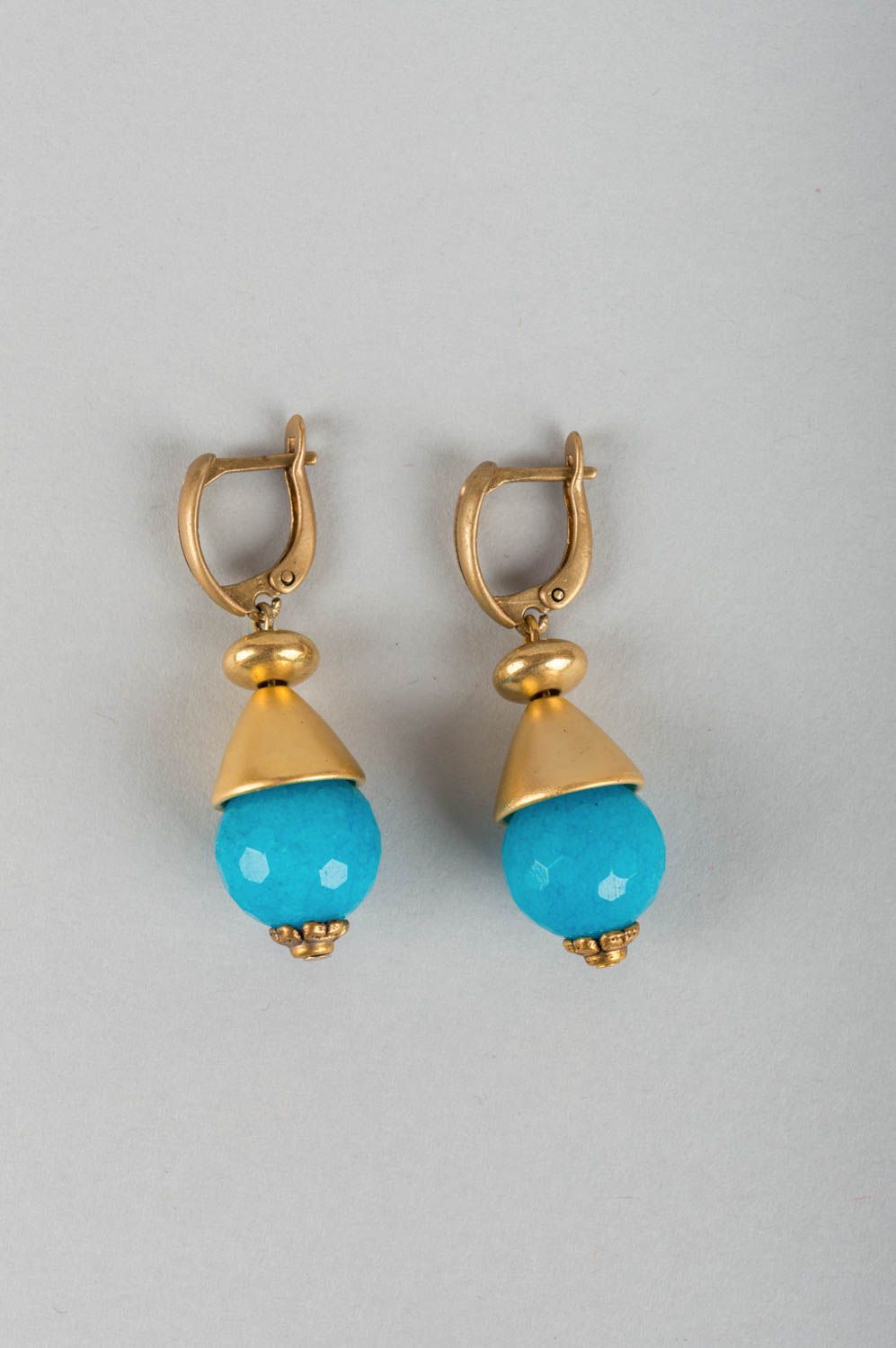 Blaue Ohrringe mit Quarz klein elegant handgemacht mit Anhängern schön für Dame  foto 2