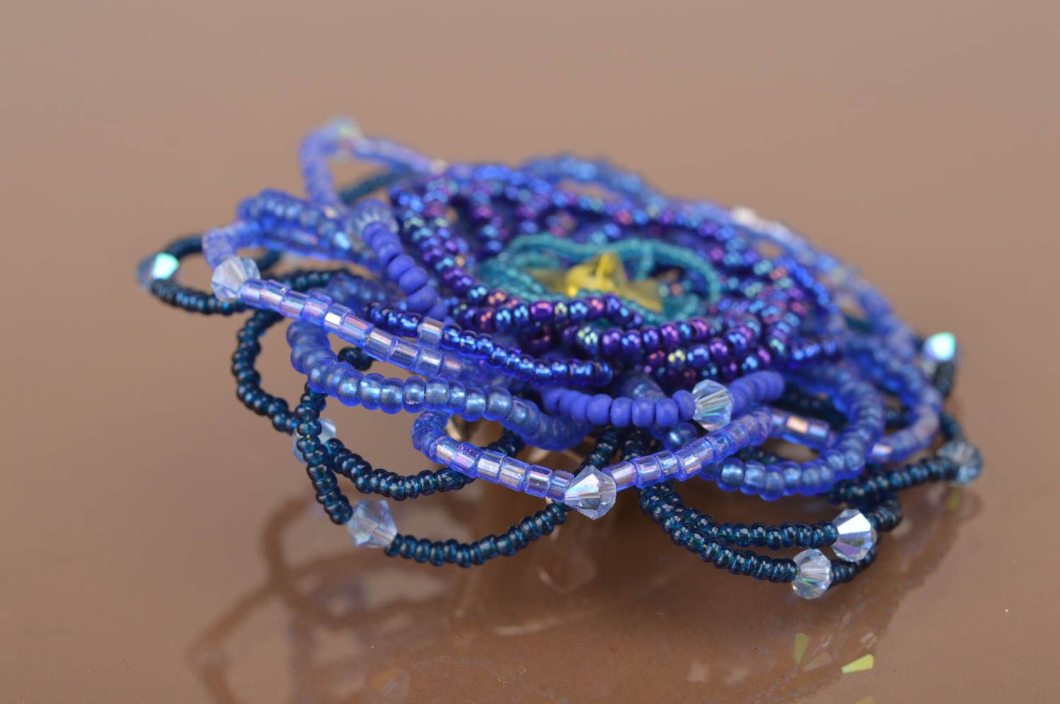 Barrette-broche en perles de rocaille tchèques faite main fleur bleuet photo 5