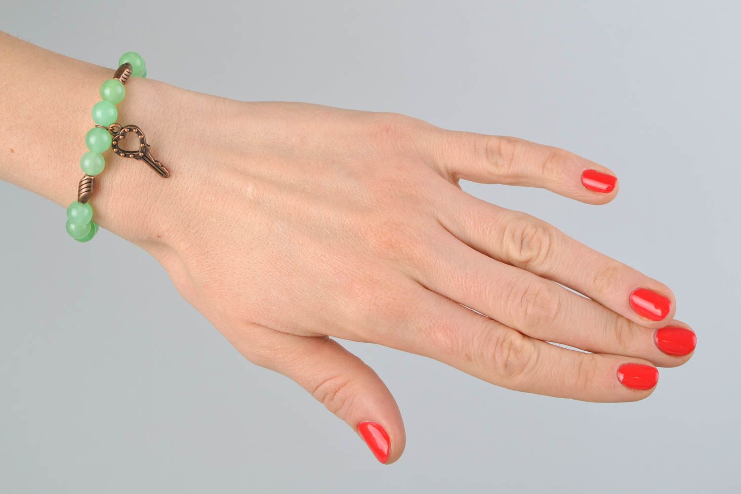 Green marble wrist bracelet with charm Key photo 2