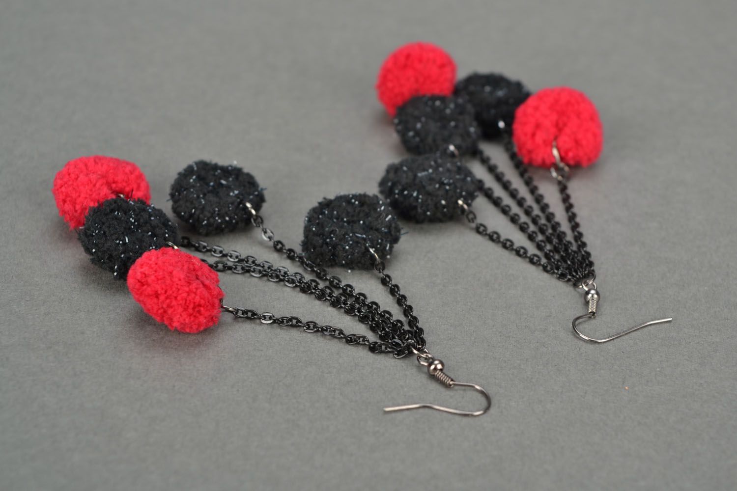 Long earrings Red and Black photo 4