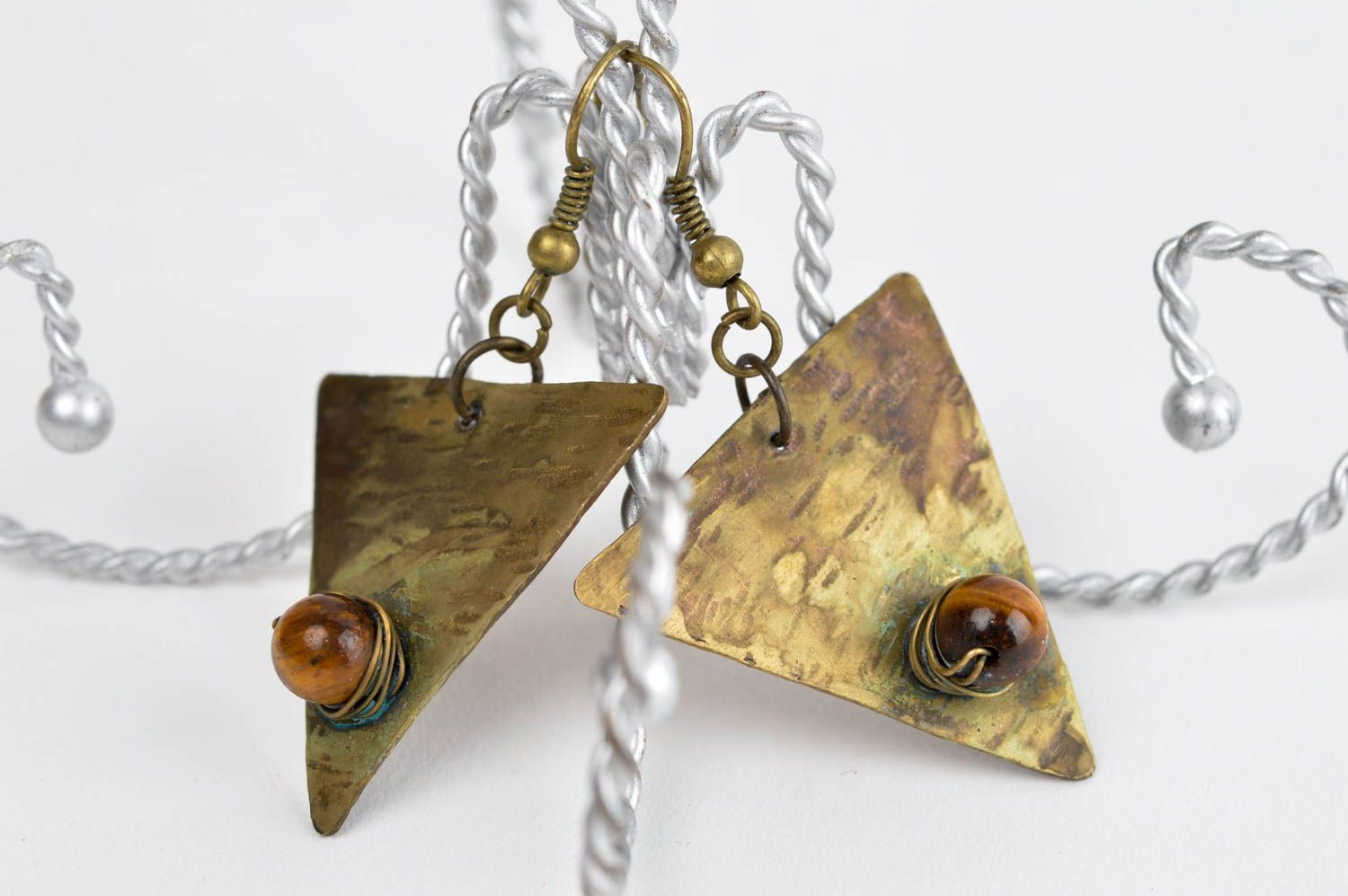 Pendientes originales triangulares bisutería artesanal accesorio de moda foto 1
