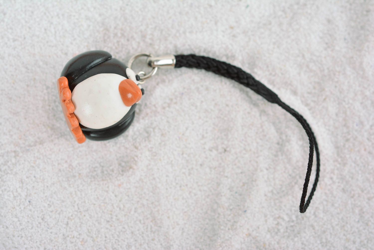 Porte-clés fait main Accessoire design en pâte polymère Cadeau original pingouin photo 5