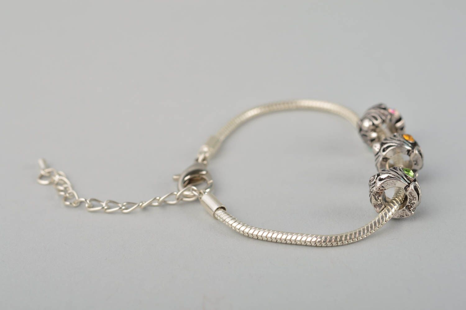 Bracelet fin Bijou fait main en métal avec perles fantaisie Cadeau femme photo 2