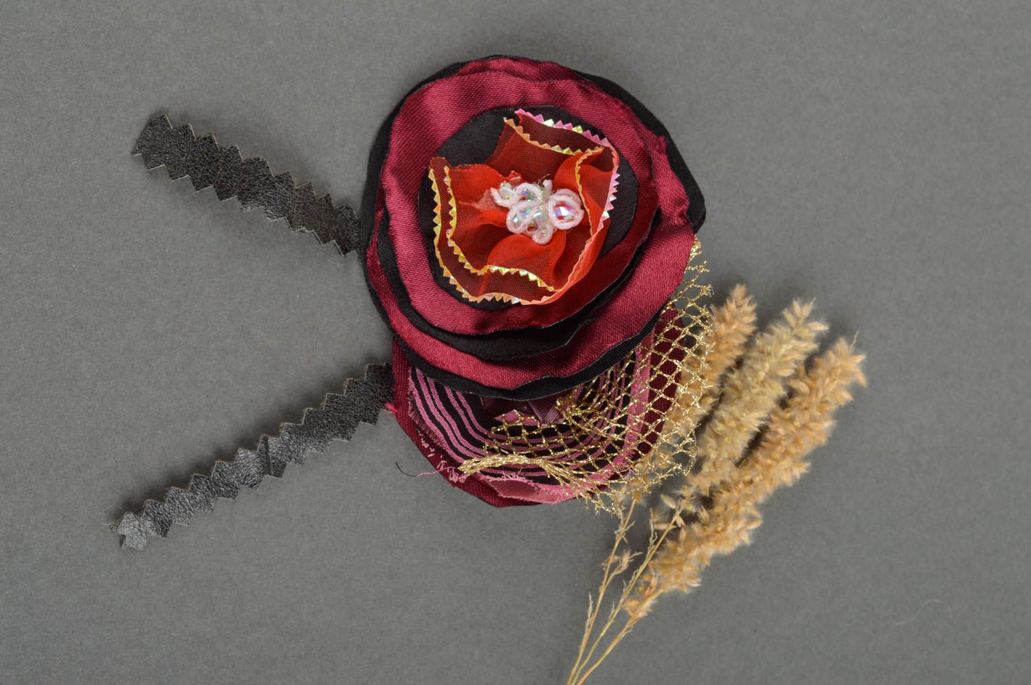 Broche florale faite main Accessoire femme design original Cadeau pour femme photo 1