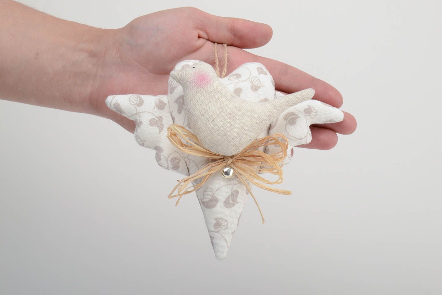 Deko Anhänger Herz mit Vogel aus Naturstoffen handmade weich foto 5