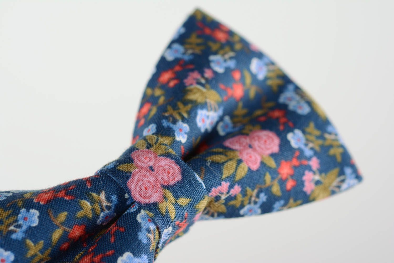 Bow tie Flowers on blue background photo 4