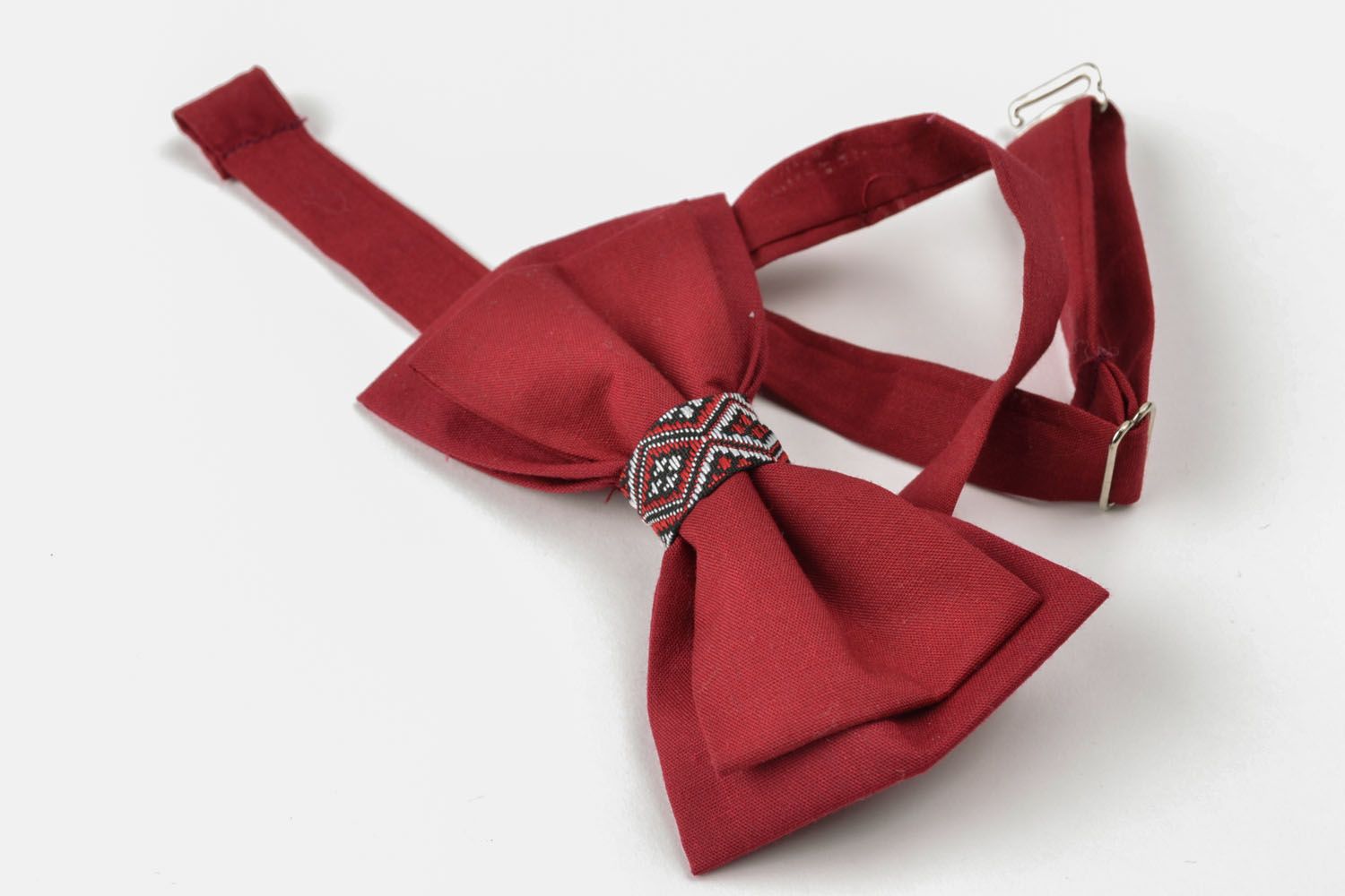 Red costume bow tie photo 2