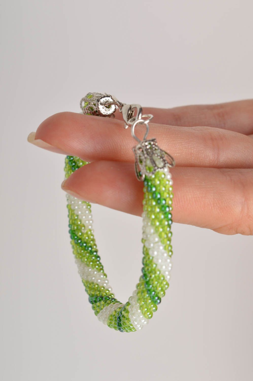 Handmade green wrist bracelet beaded elegant bracelet female accessory photo 5