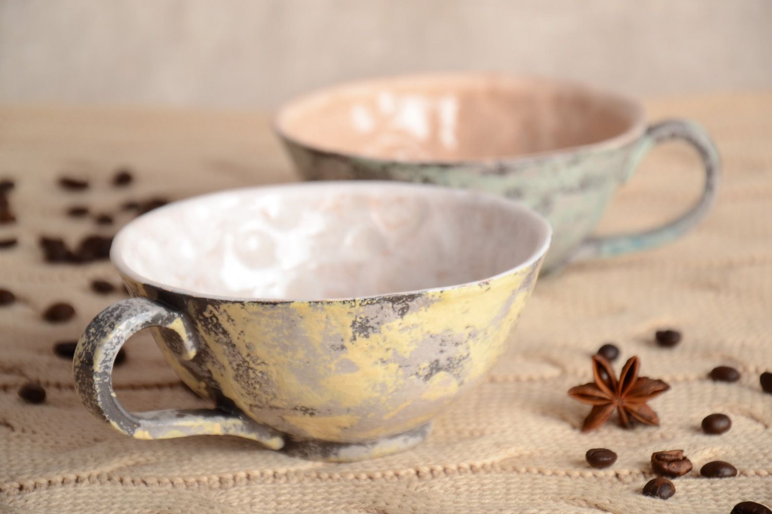 Tasses en argile à poterie faites main originales couvertes de glaçure 2 pièces photo 1