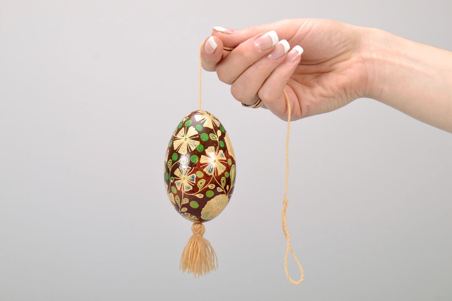 Oeuf de Pâques décoratif fait main original design avec ornement à suspendre photo 2