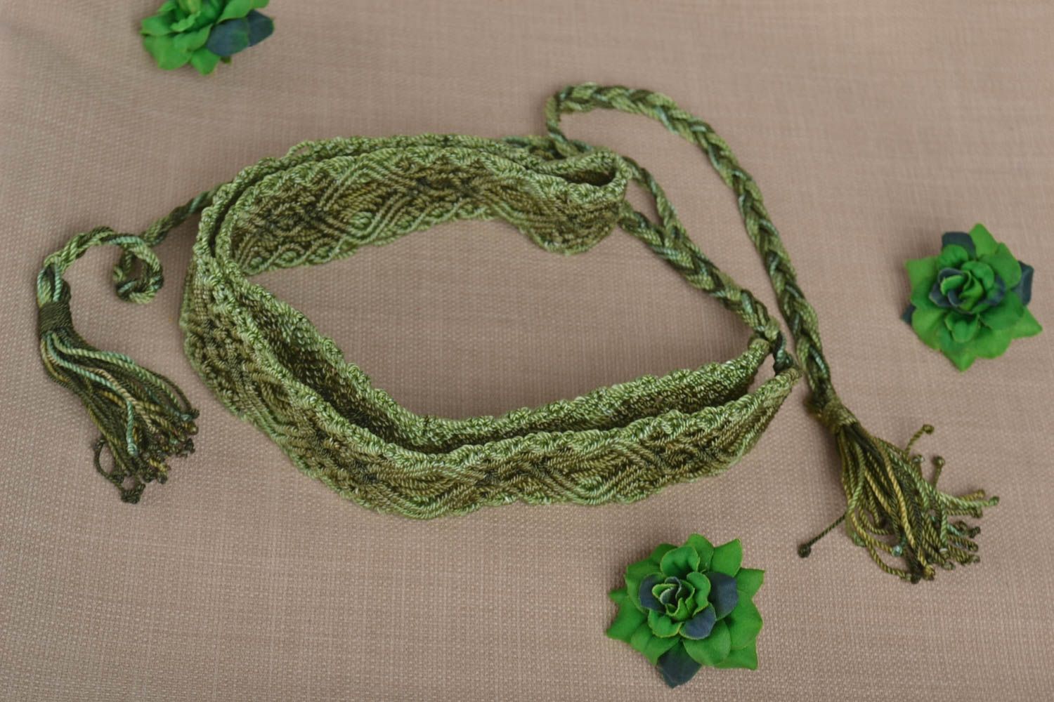 Cinturón hecho a mano de color verde accesorio de moda regalo original foto 1