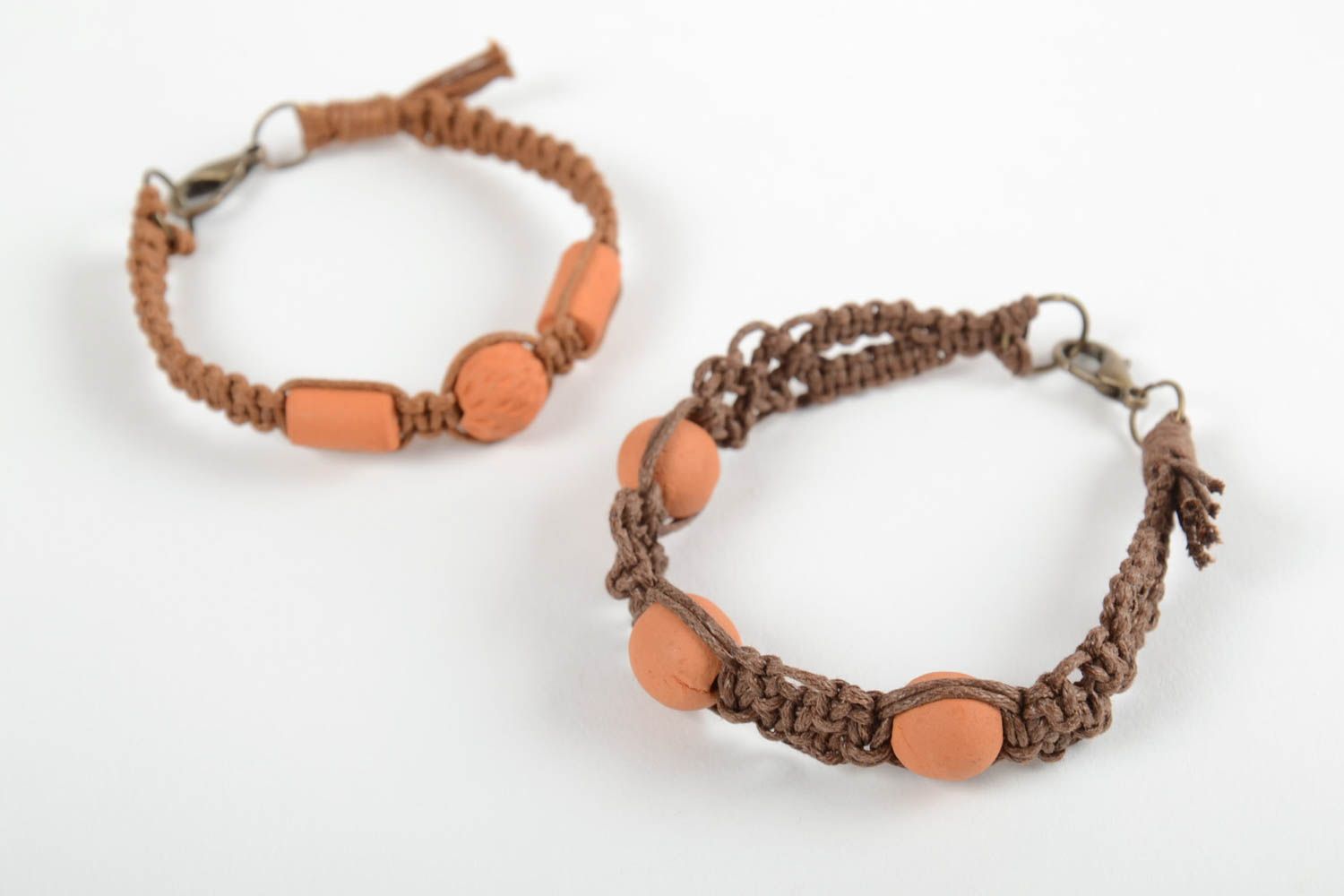 Глиняные браслеты плетеные из вощеных шнурков ручной работы авторские 2 штуки фото 6