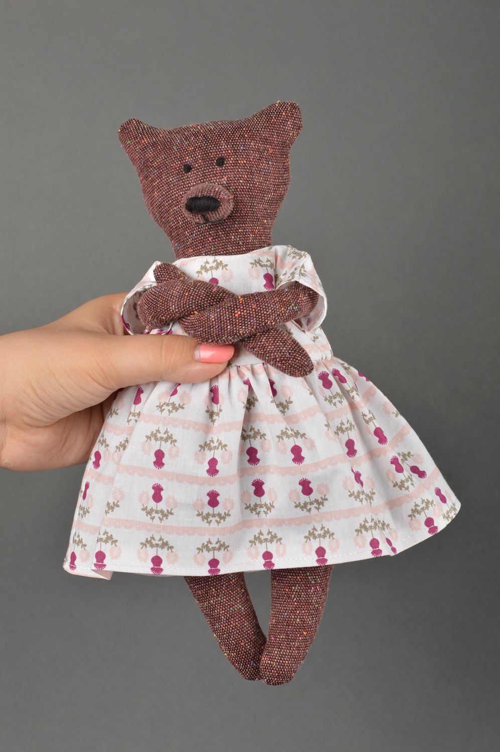 Peluche ourse en robe Jouet en tissu fait main original Cadeau pour enfant photo 3