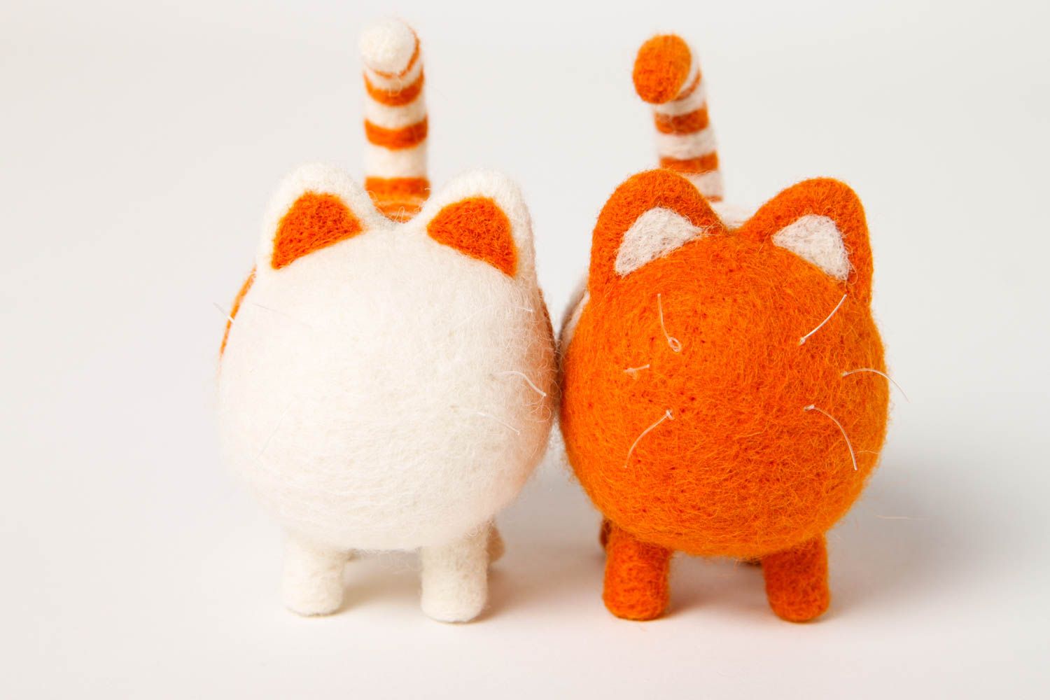 Валяные игрушки из шерсти игрушки ручной работы два кота игрушки для детей фото 5