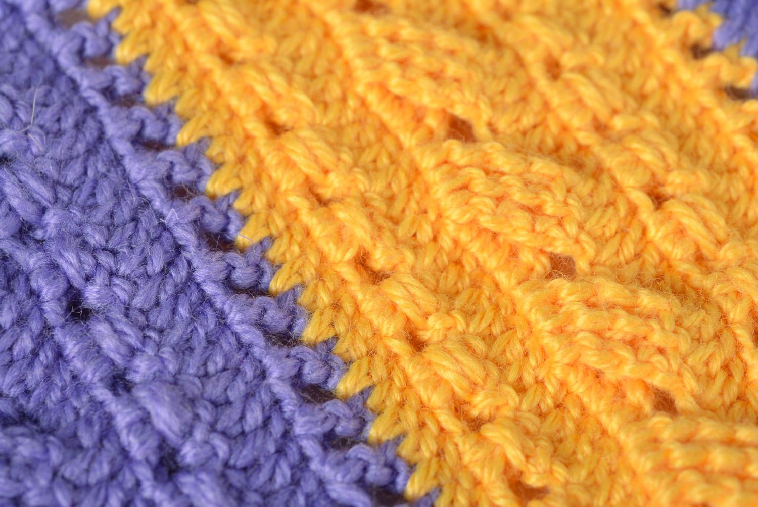 Écharpe enfant faite main Vêtement enfant tricotée en mi-laine Cadeau original photo 4
