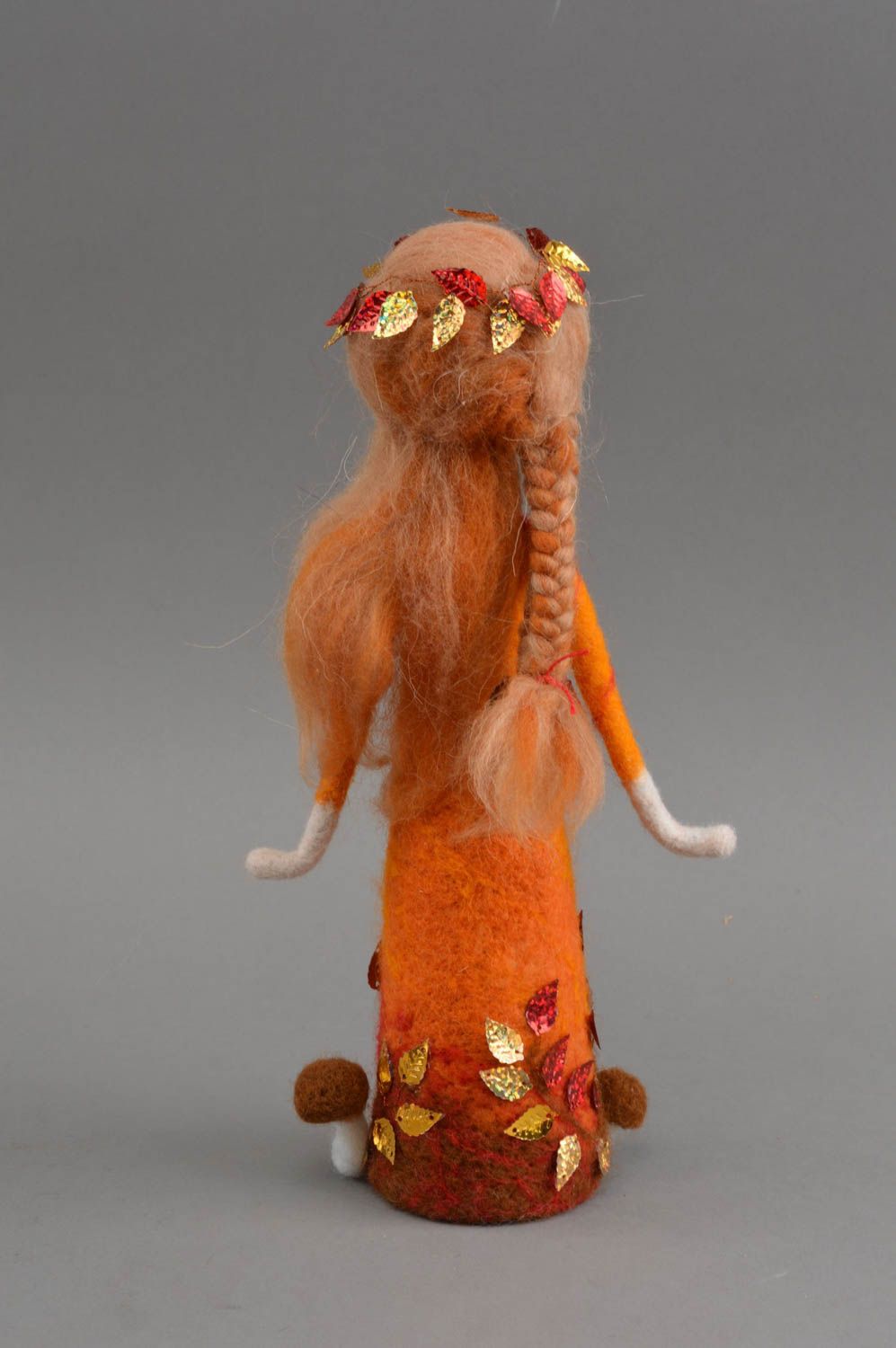 Кукла в технике валяния из шерсти ручной работы интерьерная Властелица осени фото 3