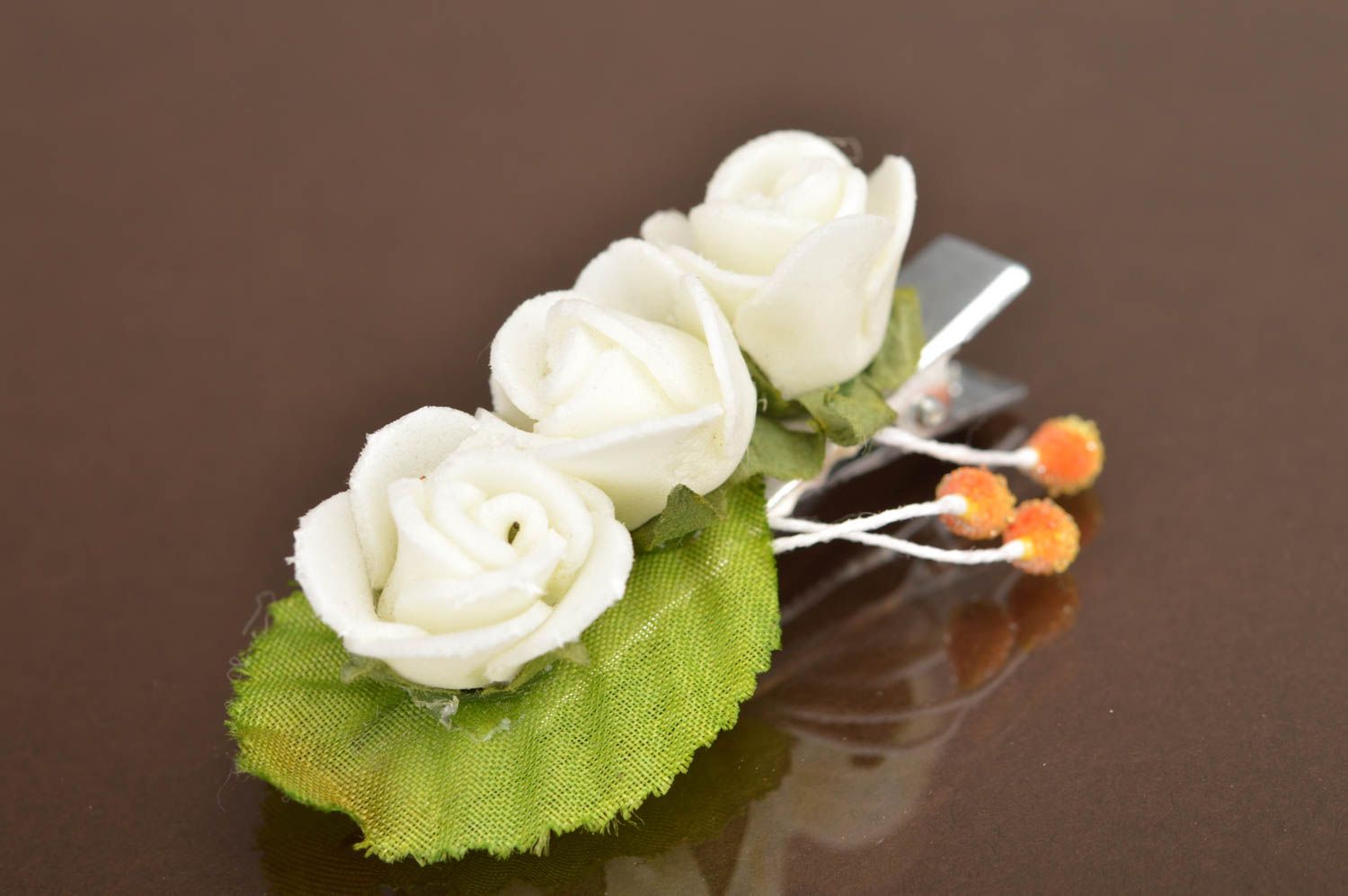 Kleine handgemachte Blumen Haarklammer für Kinder Rosen in Weiß und Grün foto 2
