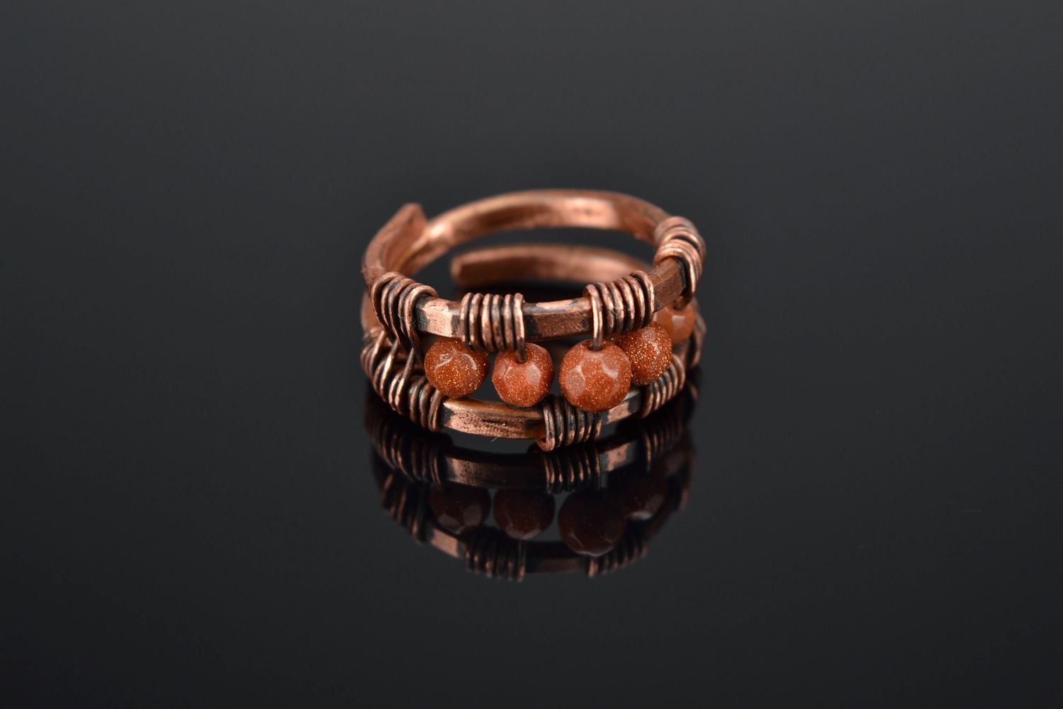 Медное кольцо в технике wire wrap с авантюрином фото 1