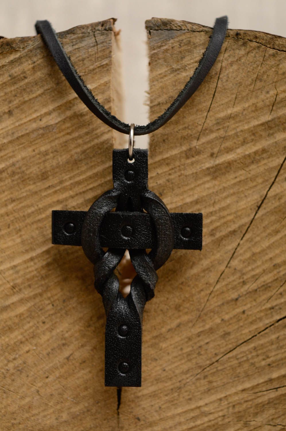 Leather cross pendant photo 1