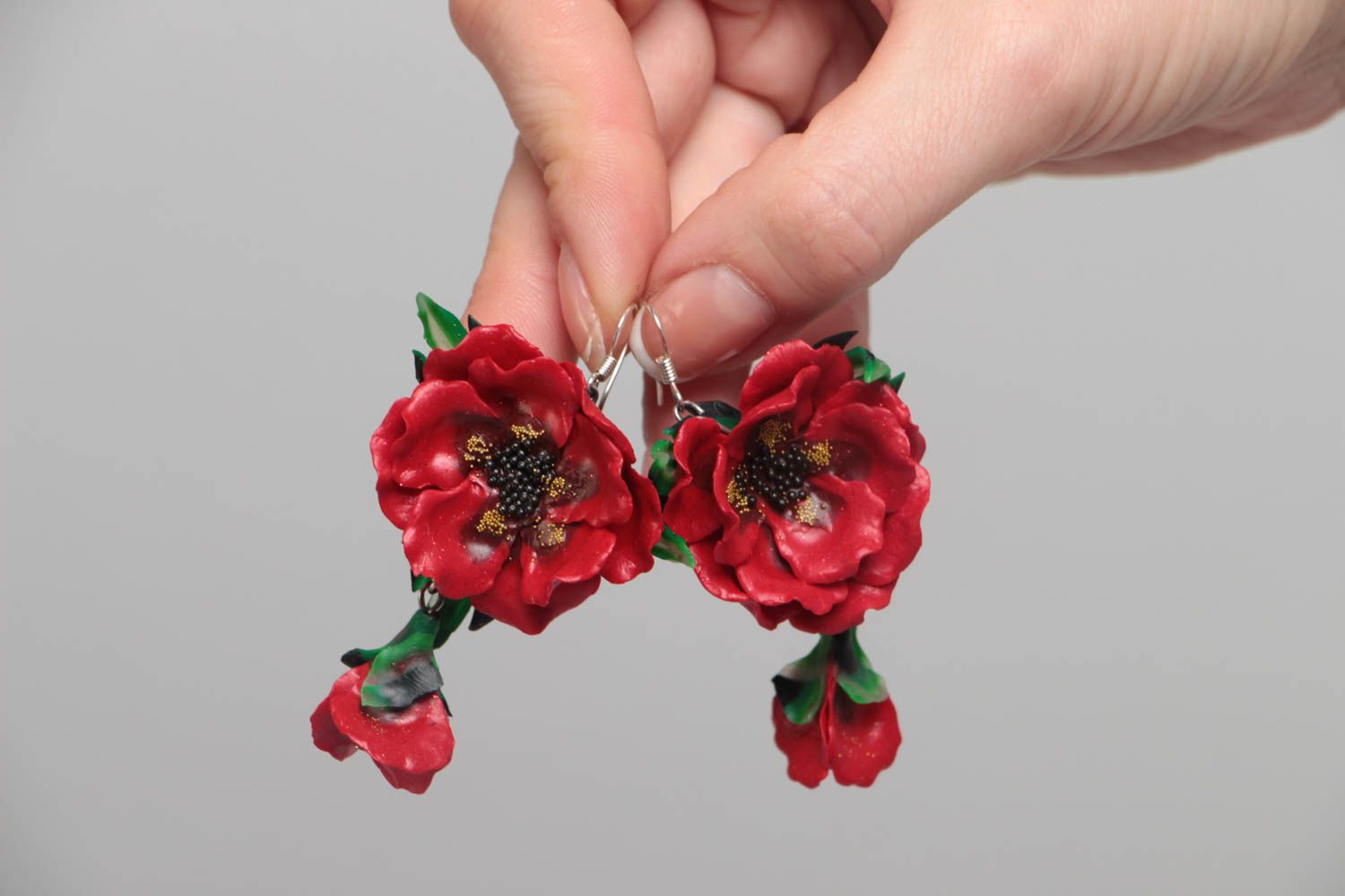 Handgemachte schöne rote lange Ohrringe Mohnblumen aus Polymer Ton Geschenk foto 5