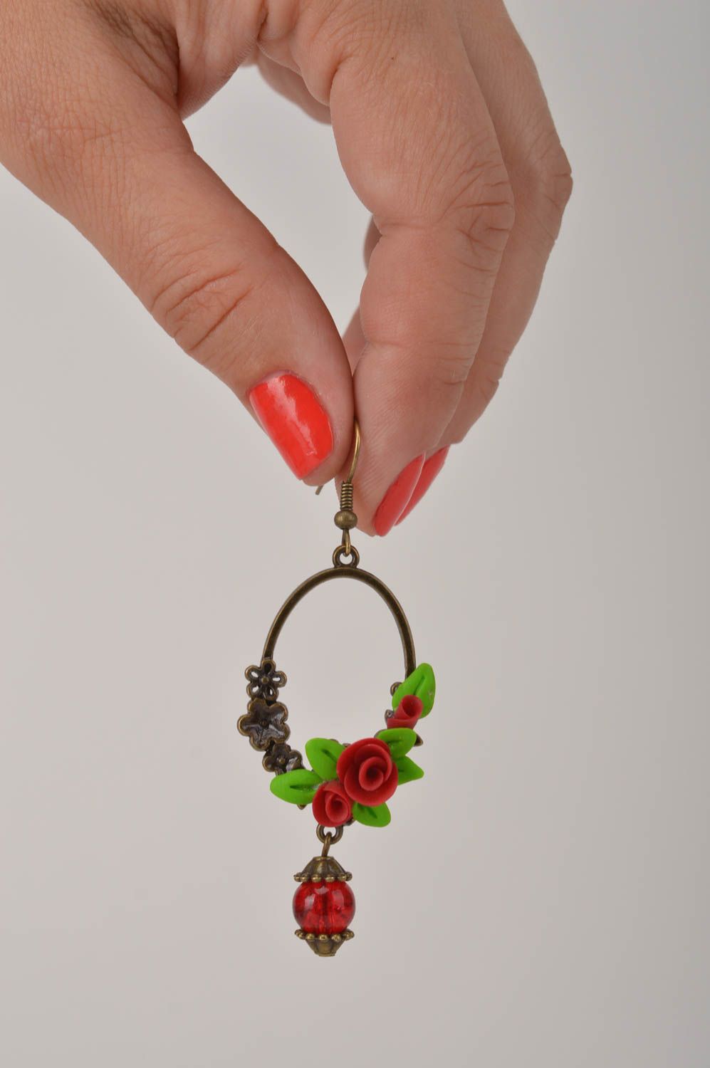 Boucles d'oreilles pendantes Bijou fait main rondes fleurs Cadeau pour femme photo 2