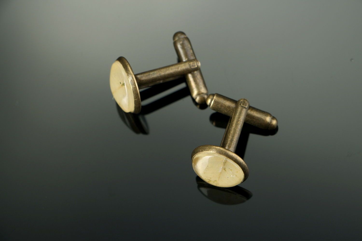 Cufflinks made of clover leaves photo 3