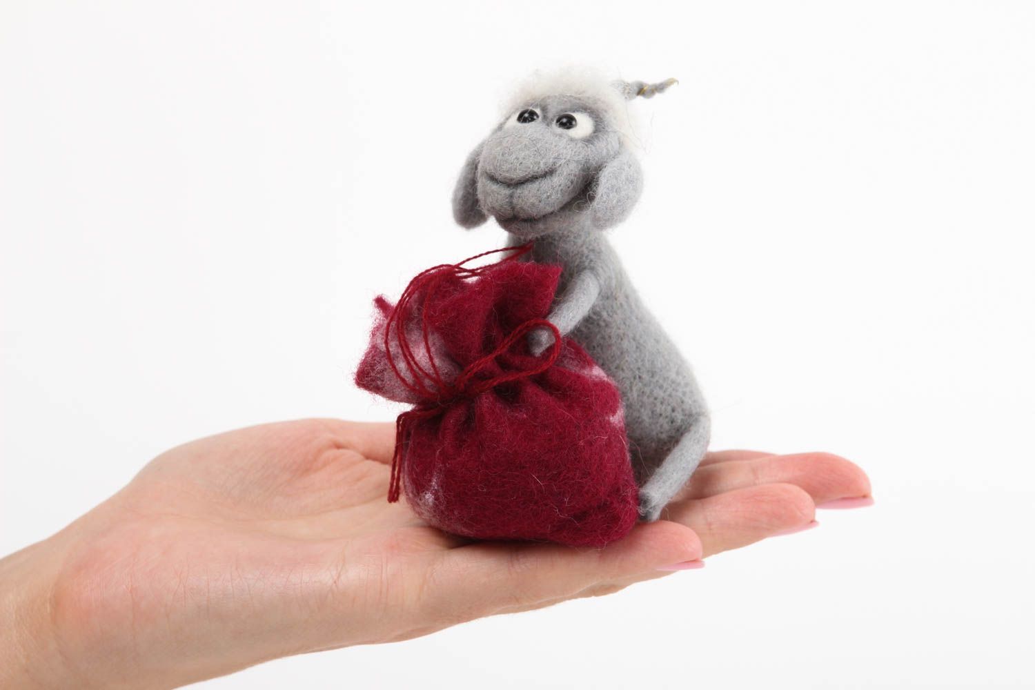 Peluche chèvre en laine feutrée Jouet fait main gris avec sac Cadeau enfant photo 5