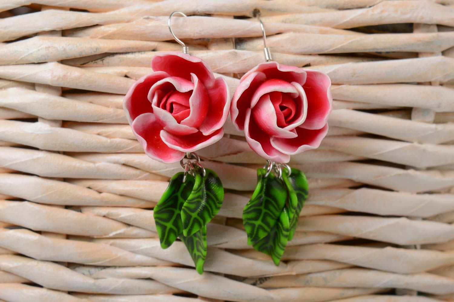 Boucles d'oreilles roses Bijou fait main Accessoire femme pâte polymère design photo 1