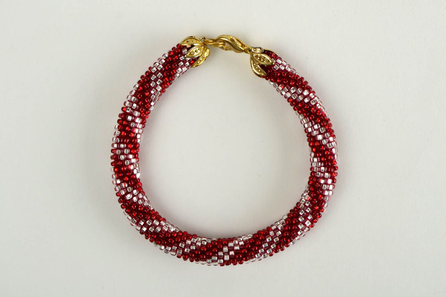Bracelet original Bijou fait main rouge et blanc perles de rocaille Cadeau femme photo 4