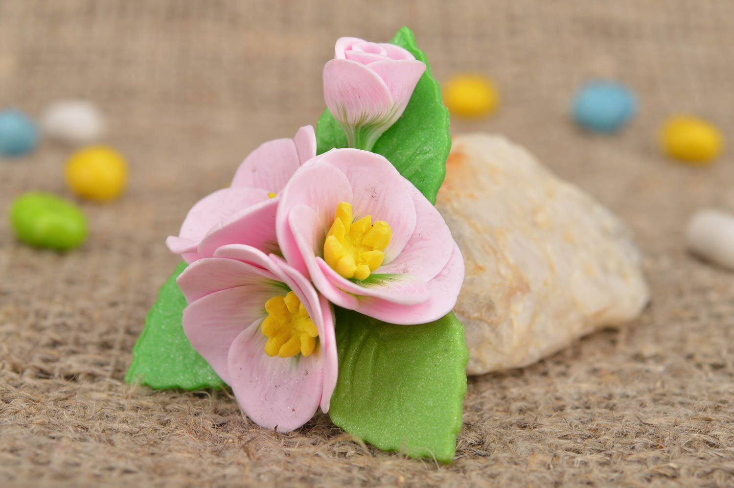 Broche en pâte polymère avec fleurs roses faite main accessoire pour fille photo 1
