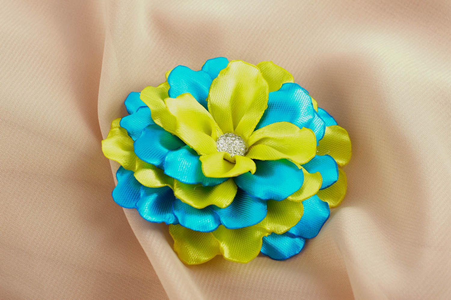 Stylish handmade hair clip textile barrette flowers in hair fashion trends photo 5
