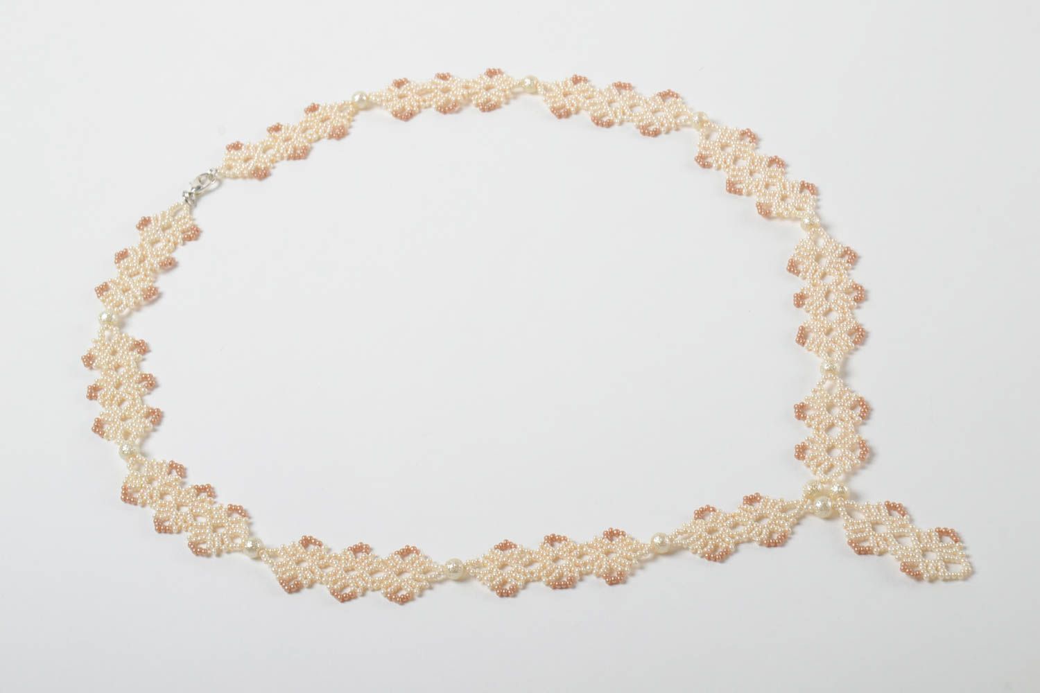 Collier fantaisie Bijoux fait main en perles de rocaille crème Cadeau femme photo 3