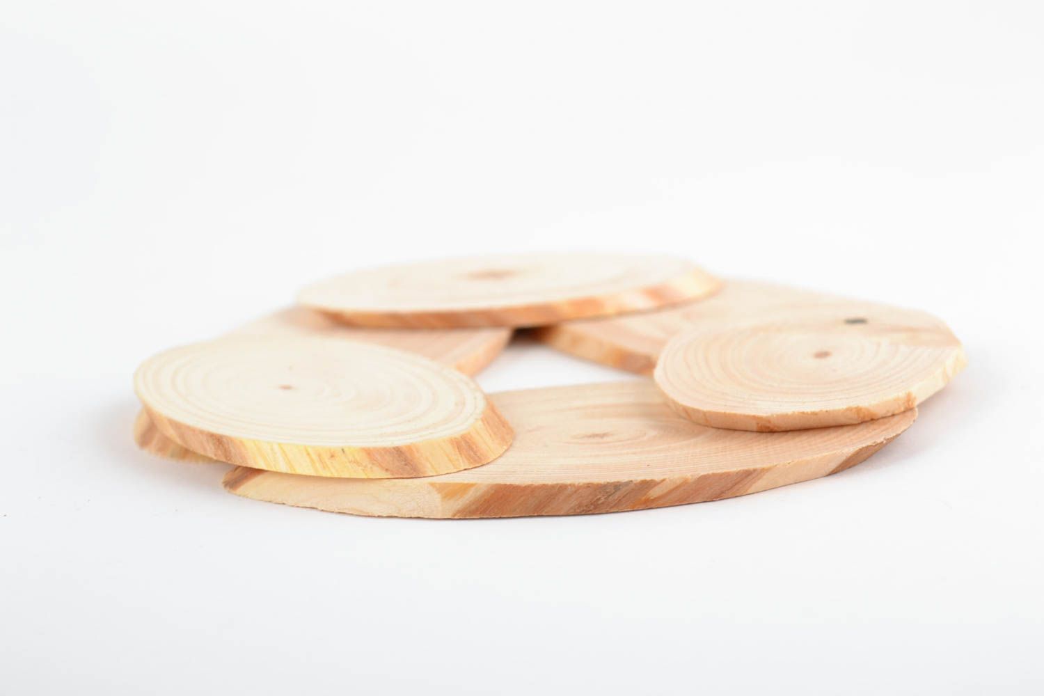 Accessoire de cuisine dessous-de-plat en bois fait main de créateur rond photo 5