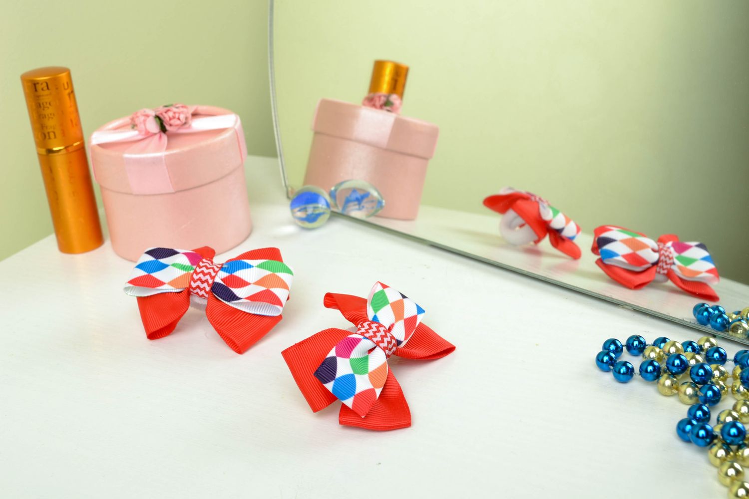 Hair ties with bows made of rep ribbons of red color photo 1
