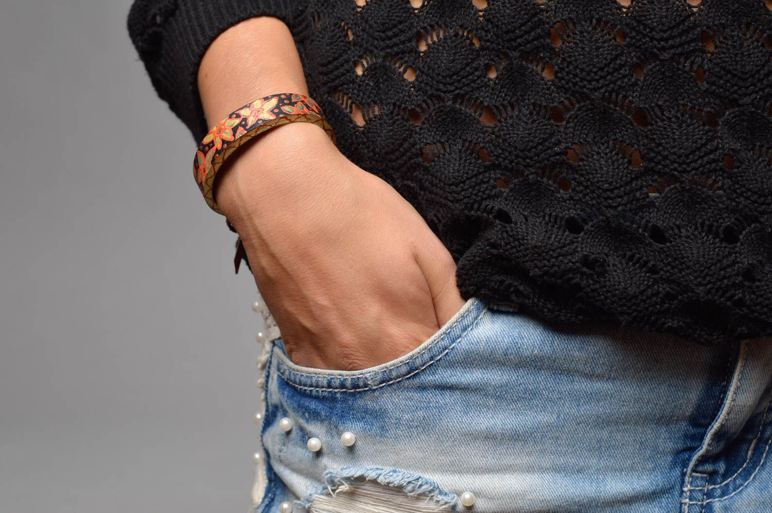 Bracelet cuir noir Bijou fait main motif floral peint tendance Accessoire femme photo 5