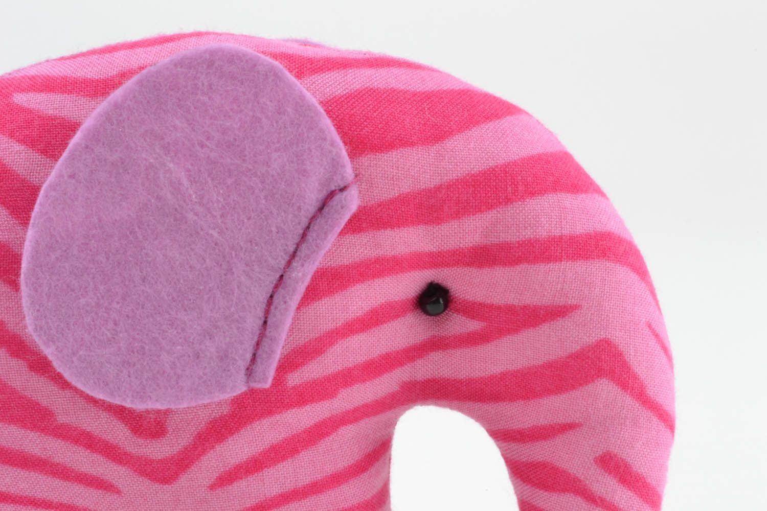 Brinquedo macio feito à mão Elefante de cor rosa foto 2