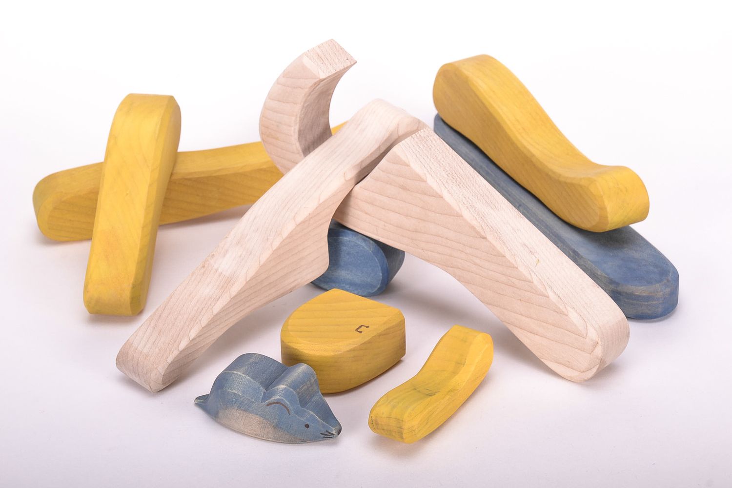 Wooden construction toy photo 5